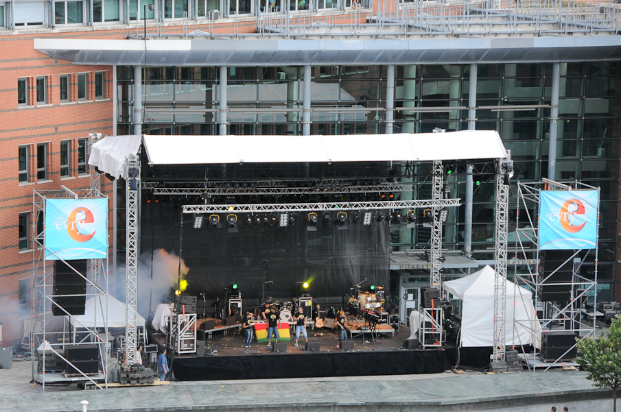 Fete de la Musique Evry 2009 - La Foule 015.jpg